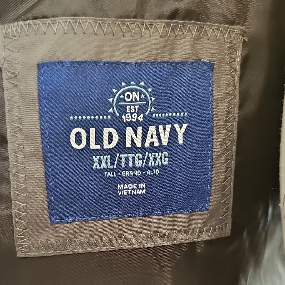 Old Navy Men's Charcoal Puffer Vest - Picture 4 of 4